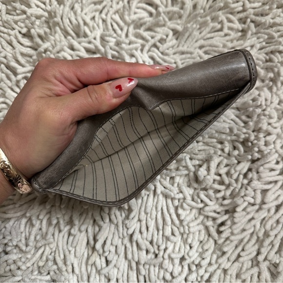 FRYE 100% Leather Trifold Snap Closure Melissa Wallet in Carbon - Picture 7 of 11